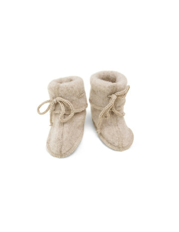 Babyslofjes in zandkleur (biologische fleece wol)