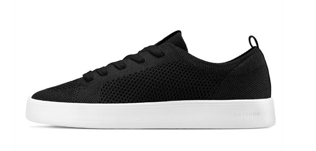 Zwarte wollen schoenen met een anti-slipzool en gebreide bovenkant