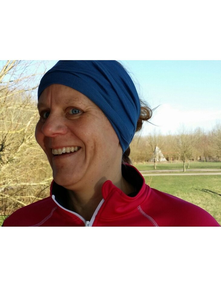 Rondgebreide sjaal van 72 cm in zwart (wol-zijde)