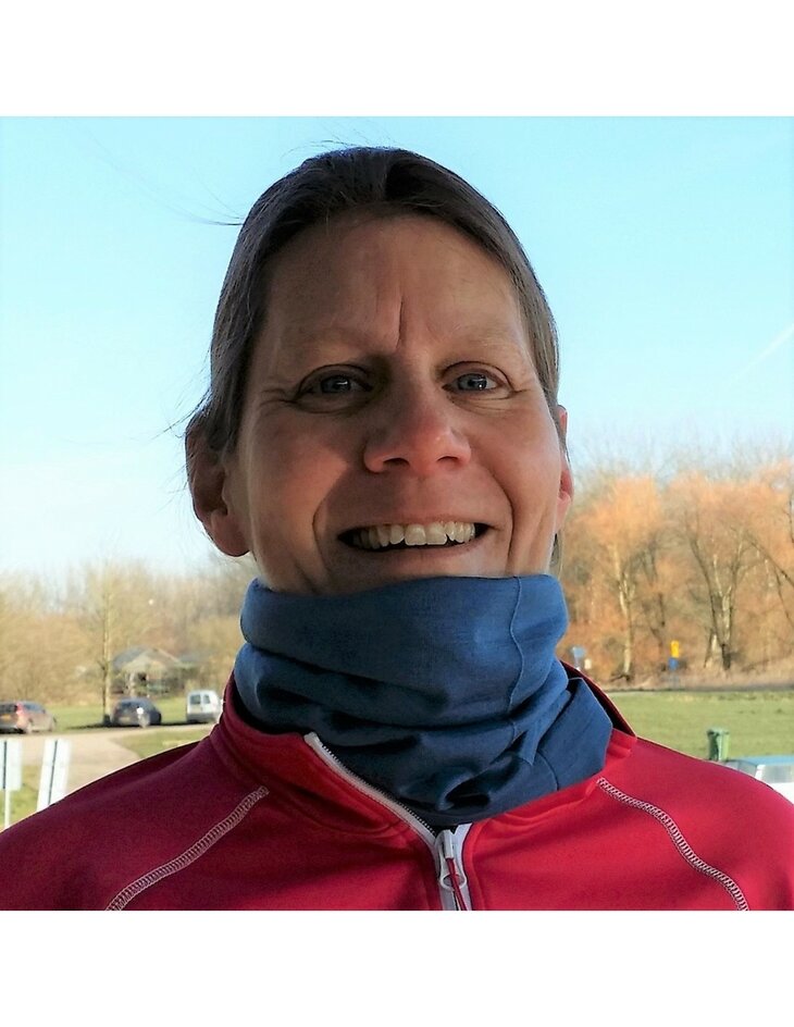 Rondgebreide sjaal van 72 cm in zwart (wol-zijde)