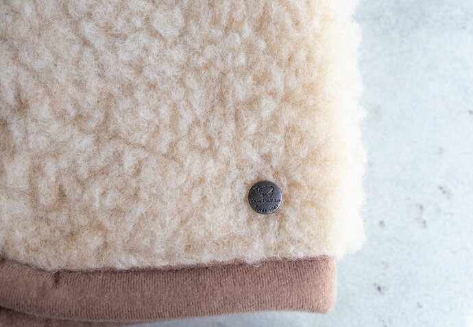 Kinder- en babybodywarmer in beige wol