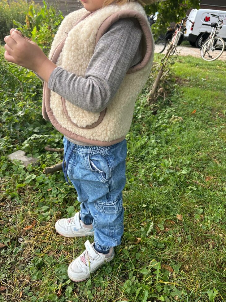 Kinder- en babybodywarmer in beige wol